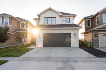 single-family-house-garage-driveway